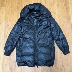 Seventy Elegant Black Down Puffer Jacket